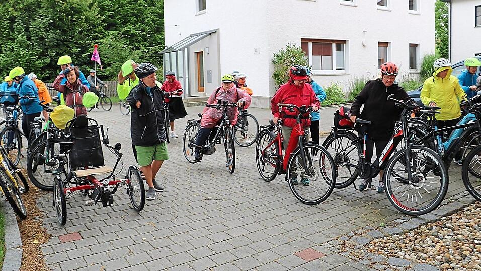 Die Radpilger aus Landsberg am Lech er&ouml;ffnen die neue Pilgerroute.