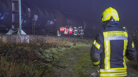 Was als Brand eines Gefahrgutzugs gemeldet wurde, entpuppte sich als heißgelaufene Bremse. 