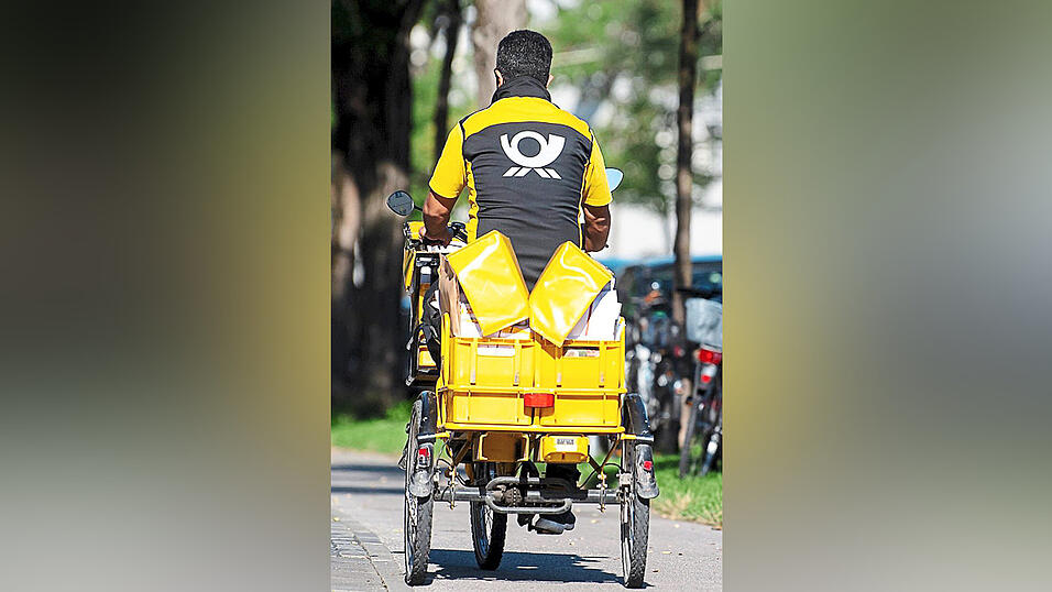 Brieftr&auml;ger haben oft viel auszuliefern, und in Wahlkampfzeiten noch einiges mehr. Normalerweise kommt die Post aber trotzdem an.