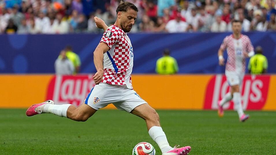 Probierte es mehrfach aus der Distanz: Kroatiens Nikola Vlasic.