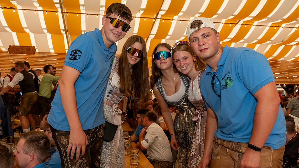 Die Partybilder vom Montag, 14. August 2023, aus dem Festzelt Nothaft. Die Partybilder vom Montag, 14. August 2023, aus dem Festzelt Nothaft.