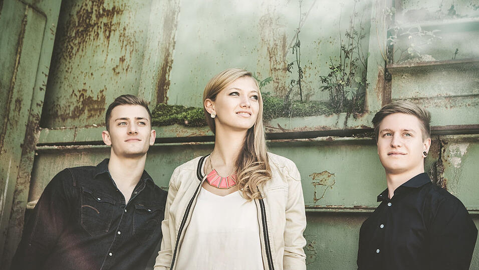 Die Tage des Trios sind von nun an gez&auml;hlt. Seitens des musikalischen Leiters der RTL-Sendung 'Rising Star' plant man nur noch mit S&auml;ngerin Leonie. (Foto: Unplugged Photography)