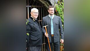 Bergwerksdirektor Thomas Obermüller (hier im Rahmen der Wiedereinweihung mit Bürgermeister Paul Roßberger) hält einige Vorträge. Bergwerksdirektor Thomas Obermüller (hier im Rahmen der Wiedereinweihung mit Bürgermeister Paul Roßberger) hält einige Vorträge.