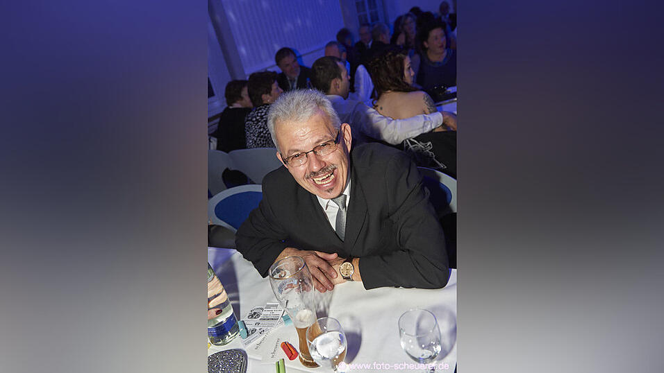 Die Metzgerzunft hat am Samstagabend in die Joseph-von-Fraunhofer-Halle eingeladen. Die Metzgerzunft hat am Samstagabend in die Joseph-von-Fraunhofer-Halle eingeladen.