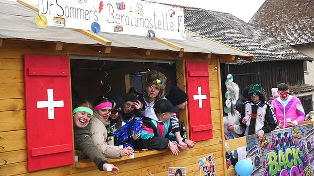 Dr. Sommer mit seinem Team verodnete gegen alles vorsorglich eine Schluckimpfung.