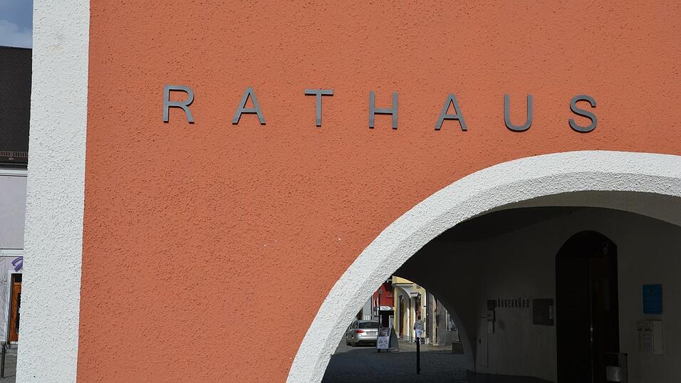 Die Chefsessel in den Rath&auml;usern im Landkreis Kelheim sind &uuml;berwiegend von M&auml;nnern besetzt. Nur drei Gemeinden werden von Frauen regiert. Mit Mainburg wird bald eine Vierte hinzukommen.