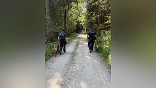 Brandl und Handwerker unterwegs mit den Belgischen Schäferhunden Maps und Aramis. Brandl und Handwerker unterwegs mit den Belgischen Schäferhunden Maps und Aramis.