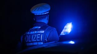 In der Nacht sind die Polizisten wegen eines psychisch auffälligen Mannes ausgerückt. (Symbolbild)