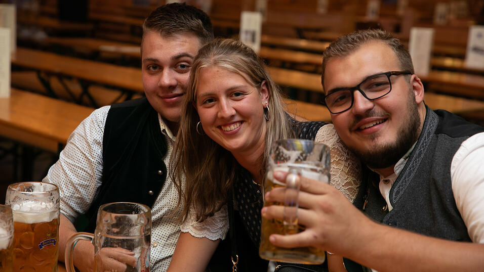 Die Partybilder vom Sonntag, 17. August, aus dem Festzelt Reisinger. Die Partybilder vom Sonntag, 17. August, aus dem Festzelt Reisinger.