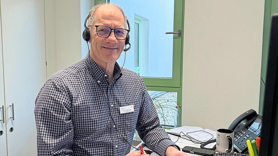 Werner Sagmeister erkl&auml;rt, dass man beim Krisendienst immer &bdquo;pro Patienten&ldquo; ist. Wenn man beispielsweise T&auml;tern helfe, helfe man damit auch den Opfern.