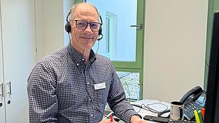 Werner Sagmeister erkl&auml;rt, dass man beim Krisendienst immer &bdquo;pro Patienten&ldquo; ist. Wenn man beispielsweise T&auml;tern helfe, helfe man damit auch den Opfern.