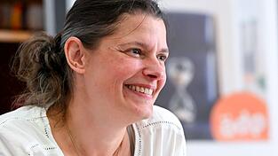 Agnes Becker wirbt für das Volksbegehren zur Amtszeitbegrenzung. Agnes Becker wirbt für das Volksbegehren zur Amtszeitbegrenzung.