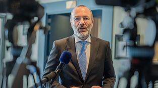 Stellt die Brandmauer in ihrer bisherigen Form infrage: Manfred Weber. (Archivbild) Stellt die Brandmauer in ihrer bisherigen Form infrage: Manfred Weber. (Archivbild)
