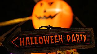 An Halloween gibt es wieder einige Möglichkeiten, ausgelassen zu feiern. (Symbolbild)