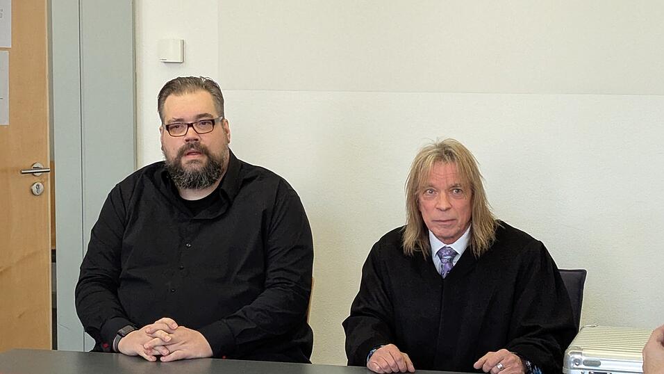 Matthias Podszus (links) und sein Anwalt Sven Markuske zeigten sich auch offen f&uuml;r einen Vergleich.