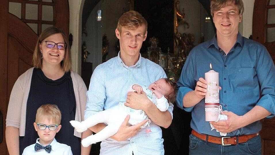 Lena ist nach Benjamin das zweite Kind von Bianca und Michael Schütz. Als Pate wird sie Stefan Ulschmid begleiten.