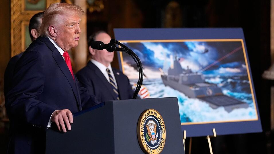 Trump k&uuml;ndigt den Bau von neuen Schlachtschiffen an.