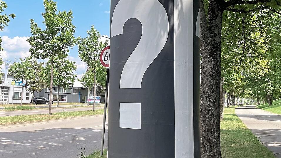 Im Internet kursieren aktuell unterschiedlichste Ideen dazu, was hinter den gro&szlig;en Fragezeichen in der Stadt steckt.