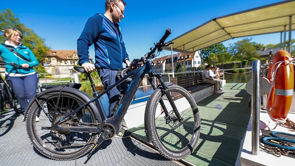 Die von Ehrenamtlichen betriebene F&auml;hre ist bei Touristen und Einheimischen beliebt.