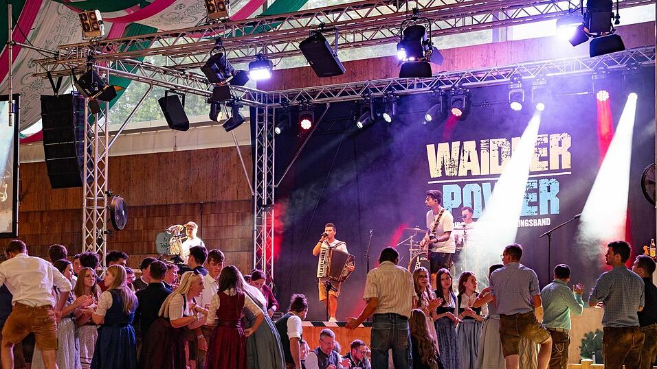 Die Partybilder vom Montag, 17. August, aus dem Festzelt Weckmann. Die Partybilder vom Montag, 17. August, aus dem Festzelt Weckmann.