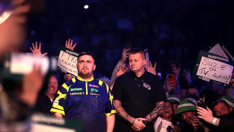 Littler vor seinem Viertelfinale gegen Ratajski. Littler vor seinem Viertelfinale gegen Ratajski.