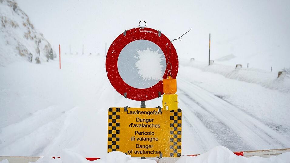 Brisante Lawinenlage in den Alpen: Bislang ist keine Entspannung in den n&auml;chsten Tagen in Sicht.