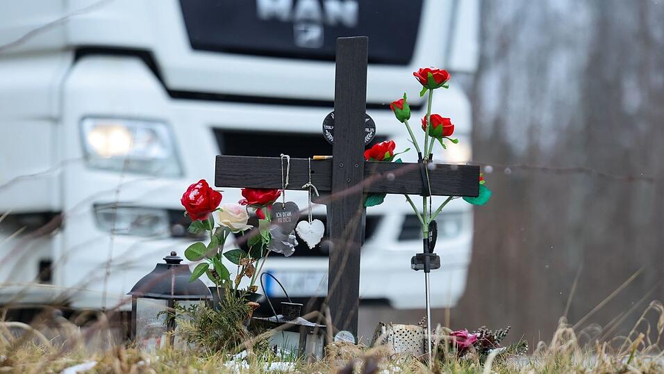 2.814 Menschen starben im letzten Jahr auf Deutschlands Straßen. (Symbolbild) 2.814 Menschen starben im letzten Jahr auf Deutschlands Straßen. (Symbolbild)