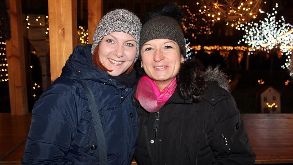 Der Christkindlmarkt und die Weihnachtspyramide geh&ouml;ren in der Adventszeit zu den beliebtesten Treffpunkten in Landshut.