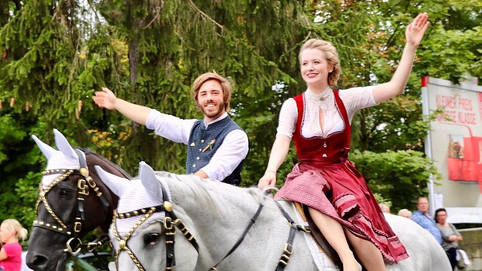 Die schönsten Augenblicke vom Auftakt des Drachenstichfestes am Samstagnachmittag in Furth im Wald. Die schönsten Augenblicke vom Auftakt des Drachenstichfestes am Samstagnachmittag in Furth im Wald.
