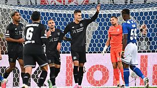Patrik Schick hatte nach zwei verwandelten Elfmetern Grund zum Jubel. Patrik Schick hatte nach zwei verwandelten Elfmetern Grund zum Jubel.