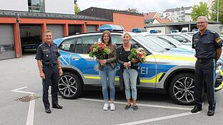 Polizeidirektor Stephan Seiler, Meret und Sabine Eberherr und Ersten Polizeihauptkommissar Werner Feilmeier. Polizeidirektor Stephan Seiler, Meret und Sabine Eberherr und Ersten Polizeihauptkommissar Werner Feilmeier.