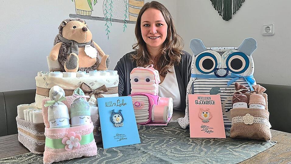 Stephanie Kraus fertigt Windeltorten, kleine Mitbringsel sowie Glückwunschkarten.