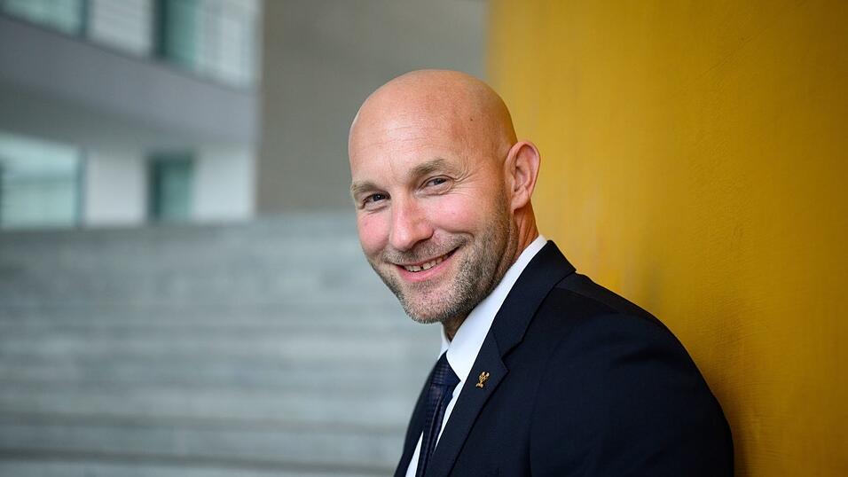 Sport-Staatsminister Ronald Rauhe hätte Olympia am liebsten im Jahr 2040 in Deutschland. (Archivbild) Sport-Staatsminister Ronald Rauhe hätte Olympia am liebsten im Jahr 2040 in Deutschland. (Archivbild)