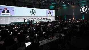 Der DFB will künftig noch strikter gegen Gewalttäter im Fußball vorgehen.