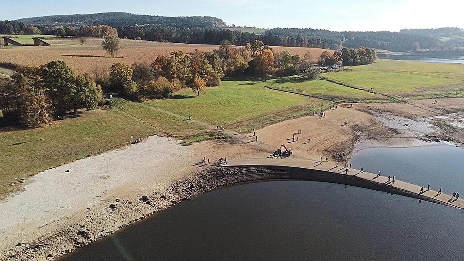 Beim Eixendorfer Stausee wurde die geplante Absenkung des Wasserspiegels auf 425 Meter &uuml;ber Normalnull erreicht.