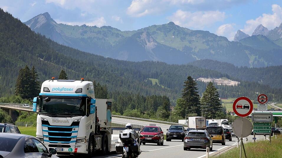 Auch am Fernpass klagen Anwohner über den Transitverkehr. Auch am Fernpass klagen Anwohner über den Transitverkehr.