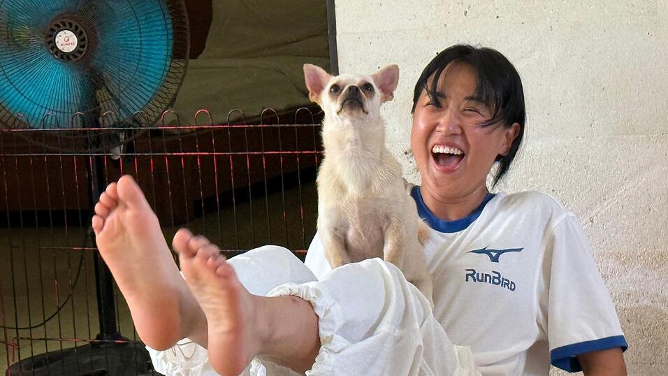 Puppy Yoga macht die Menschen gl&uuml;cklich - aber es gibt Schattenseiten.