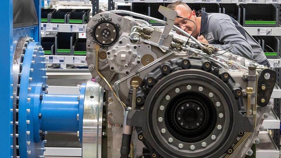 Der Panzergetriebehersteller Renk profitiert weiterhin von dem R&uuml;stungsboom. (Archivbild)