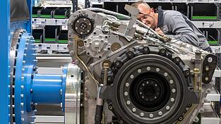 Der Panzergetriebehersteller Renk profitiert weiterhin von dem R&uuml;stungsboom. (Archivbild)