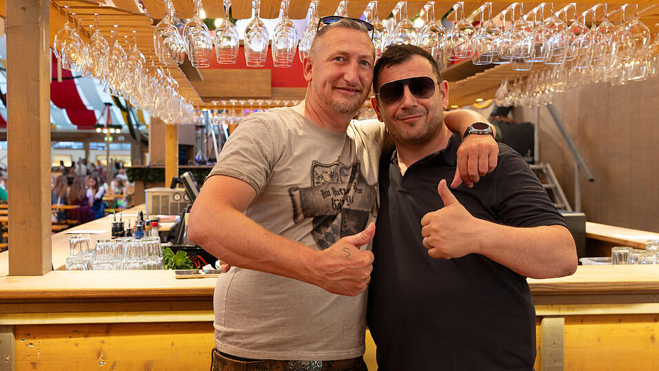 Die Partybilder vom Dienstag, 11. August, aus dem Festzelt Krönner. Die Partybilder vom Dienstag, 11. August, aus dem Festzelt Krönner.