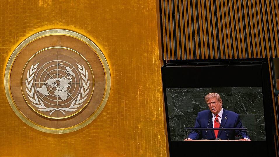 Trump drohte dem Iran während seiner Rede wiederholt. Trump drohte dem Iran während seiner Rede wiederholt.