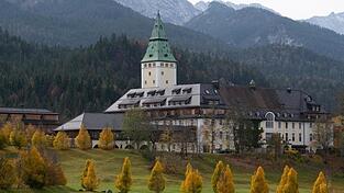 Vor dem G7-Gipfel auf Schloss Elmau richtet die Polizei jetzt ein Bürgerbüros ein. (Archivbild) Vor dem G7-Gipfel auf Schloss Elmau richtet die Polizei jetzt ein Bürgerbüros ein. (Archivbild)