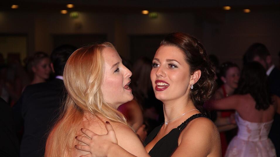 Die Bilder vom Abschlussball der Tanzschule Seidel in der Fraunhofer-Halle am 28. November. Die Bilder vom Abschlussball der Tanzschule Seidel in der Fraunhofer-Halle am 28. November.