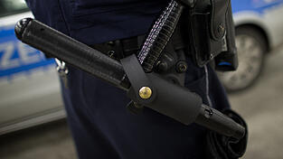 Dass der Polizeibeamte die Situation falsch eingesch&auml;tzt und den Schlagstock unn&ouml;tigerweise eingesetzt hat, ist unstrittig. Was aber daraus folgt, wird nun in der Berufung vor dem Landgericht verhandelt. (Symbolfoto)