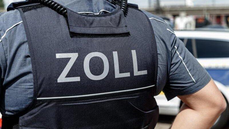 Die Einhaltung des gesetzlichen Mindestlohns war Teil der Zoll-Prüfungen in der Fleischwirtschaft. (Symbolbild) Die Einhaltung des gesetzlichen Mindestlohns war Teil der Zoll-Prüfungen in der Fleischwirtschaft. (Symbolbild)