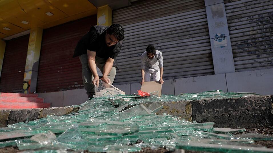 Die US-Angriffe im Jemen haben Fensterscheiben an H&auml;usern bersten lassen.