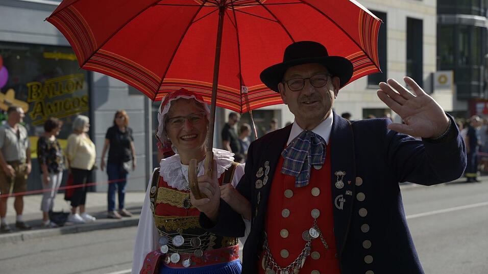 Der Gäubodenvolksfest-Auszug in Bildern. Der Gäubodenvolksfest-Auszug in Bildern.