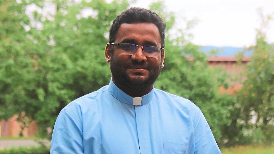 Nithin Kallampilly vertritt Stadtpfarrer Alexander Dyadychenko in der Pfarreiengemeinschaft Rötz-Heinrichskirchen. Nithin Kallampilly vertritt Stadtpfarrer Alexander Dyadychenko in der Pfarreiengemeinschaft Rötz-Heinrichskirchen.