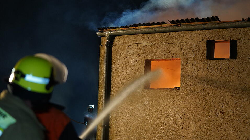Das Feuer brach wohl in einem leerstehenden Teil der Anlage aus. 