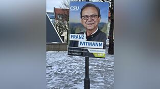 „Franz Witmann“ lacht von den Plakaten in Viechtach. „Franz Witmann“ lacht von den Plakaten in Viechtach.